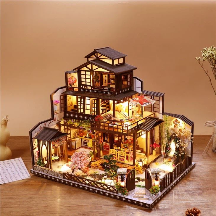 Mid-century Modern Dollhouses: Popular Designs in Toy Making Mid-century Modern Dollhouses: Popular Designs in Toy Making 